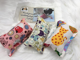 3 delige set snuffelzakjes verrassing (gevuld met catnip)+ 1 cadeautje