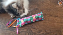 GEMAAKT VAN EXTRA STEVIGE STOF Snuffelzakje gym Trappelaar met lintjes (catnip én valeriaan)