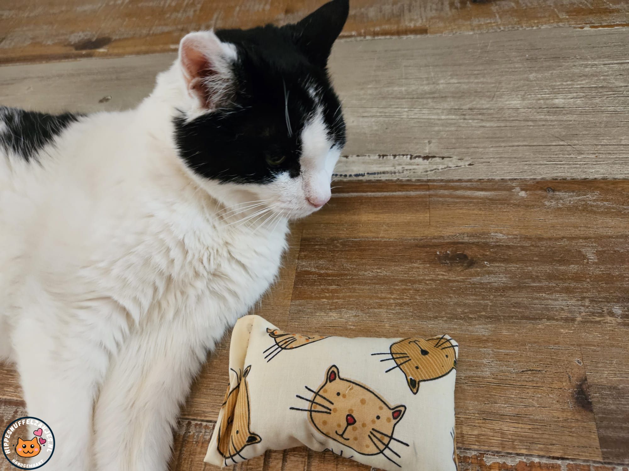 NIEUW/ Snuffelzakje Kat (gevuld met catnip én valeriaan)