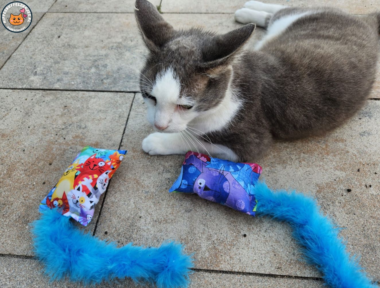 Snuffelzakje Geluid Vrolijke kat met blauwe staart  (gevuld met catnip, matatabi knisper)
