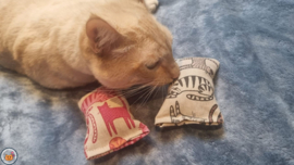 NIEUW/ 2 Snuffelzakjes Pink Panther & Catilicious (gevuld met matatabi))