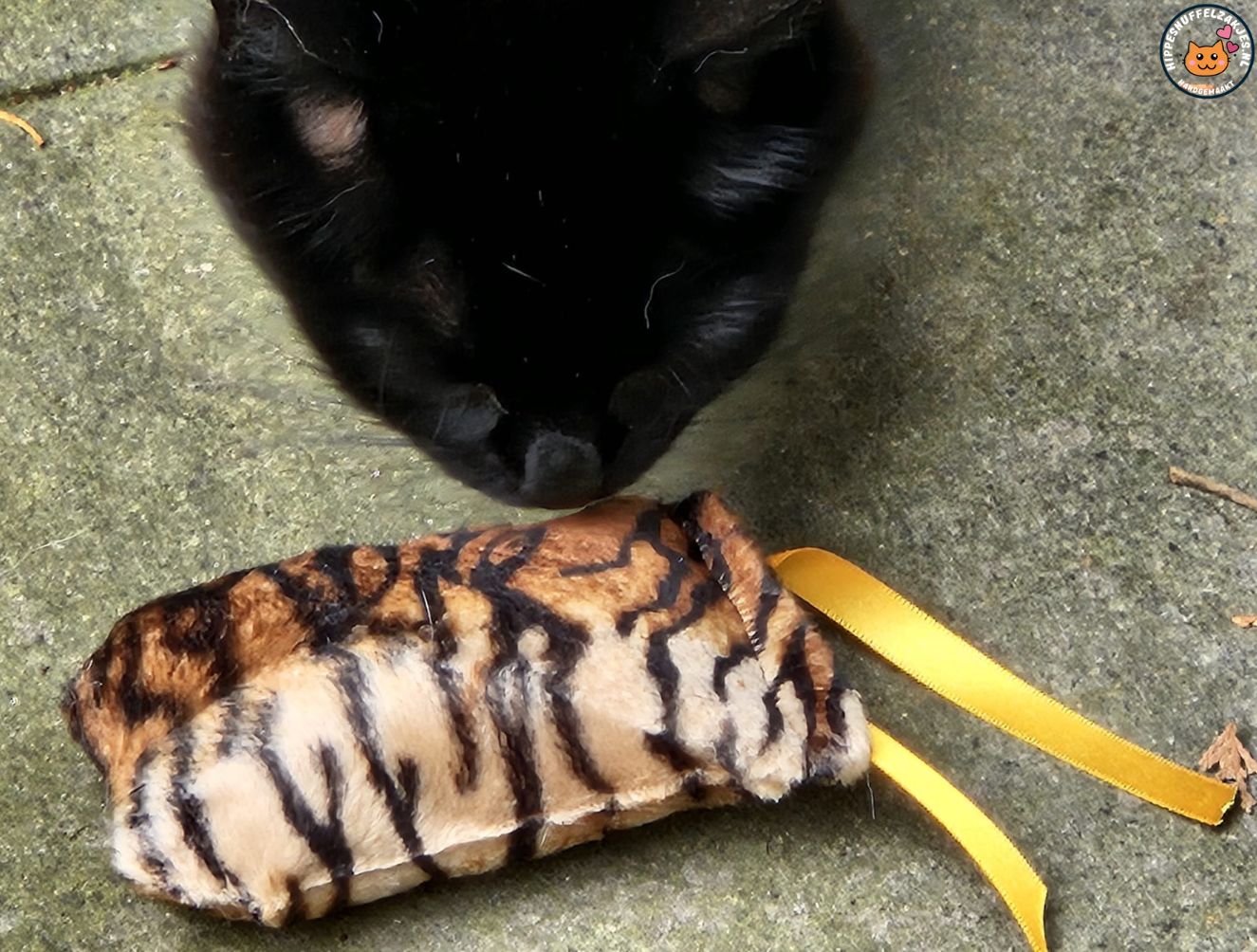 NIEUW/ Snuffelzakje  Wild animals met lintjes (gevuld met valeriaan)