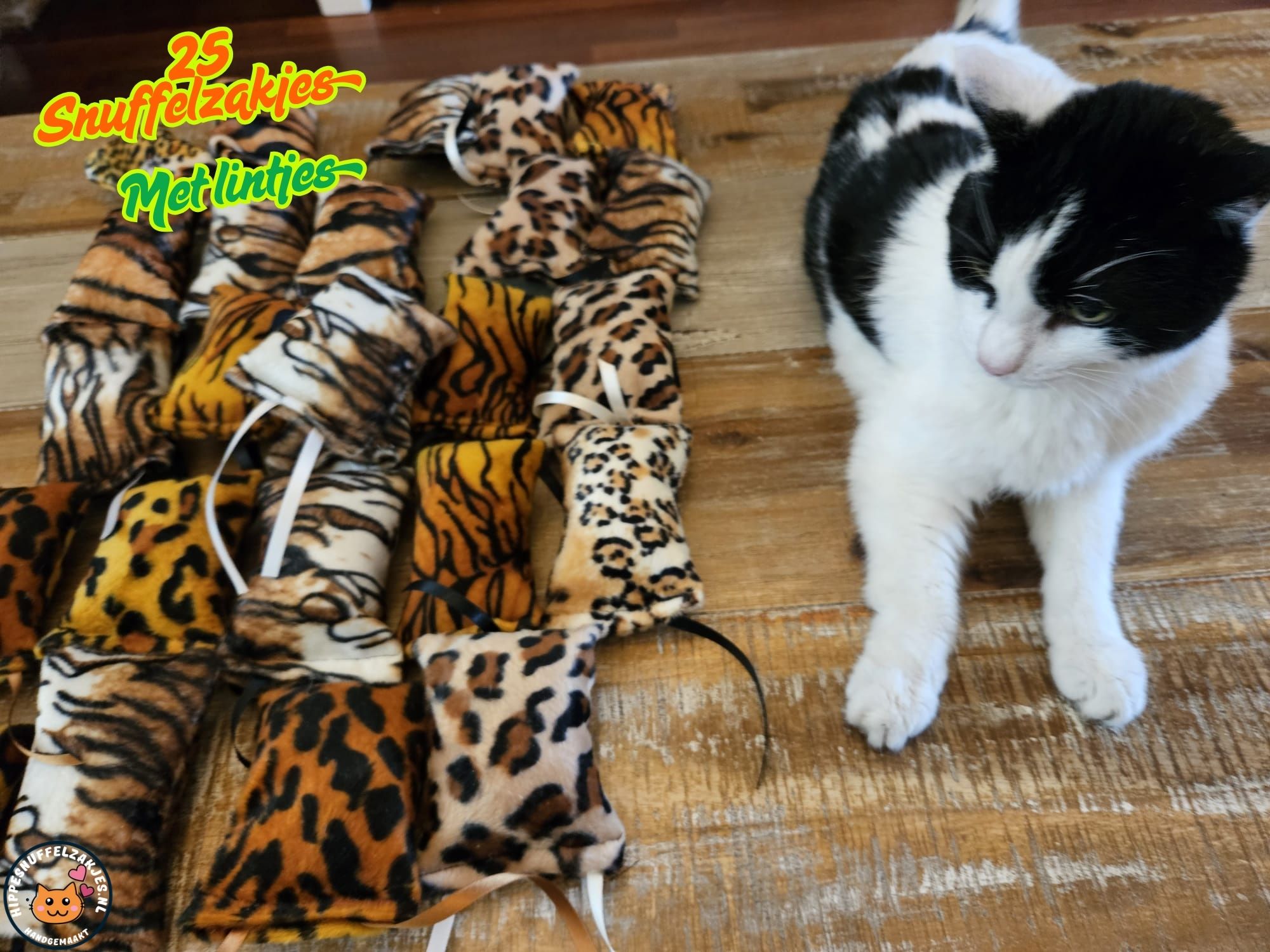 25 snuffelzakjes Wild animals met lintjes met diverse jungle printjes  (gevuld met catnip én valeriaan.