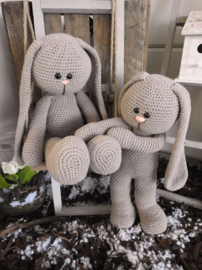 XXL Funny Bunny Basic taupe (staand of zittend)