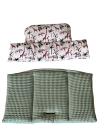 Stokke Tripp Trapp kussen set oud groen giraffe olifantjes
