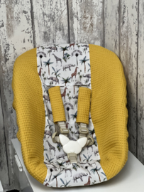 Stokke newborn hoes okergeel giraffe olifantjes