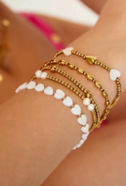 ARMBAND Goud met Witte Hartjes