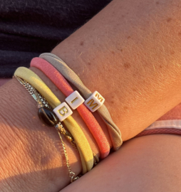 ARMBAND MET NAAM OF LETTER