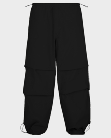 AIZZA Parachute Pants_Black_Man