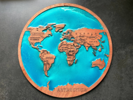 Wandbord wereldkaart 3D met blauwe epoxy