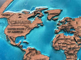 Wandbord wereldkaart 3D met blauwe epoxy
