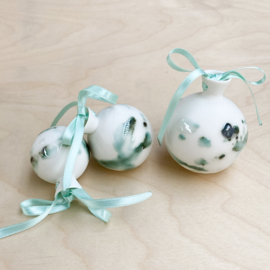 OPGEROLD kerstbal, groen