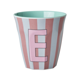 Melamine alfabet beker Letter E - Streep roze | Rice