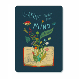 Postkaart Reading makes your mind bloom