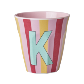 Melamine alfabet beker Letter K - Streep roze | Rice