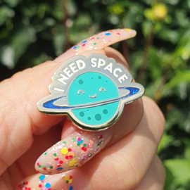 Pin 'I need space' blauw - Studio Inktvis
