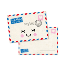 Postkaart | A hug made of paper