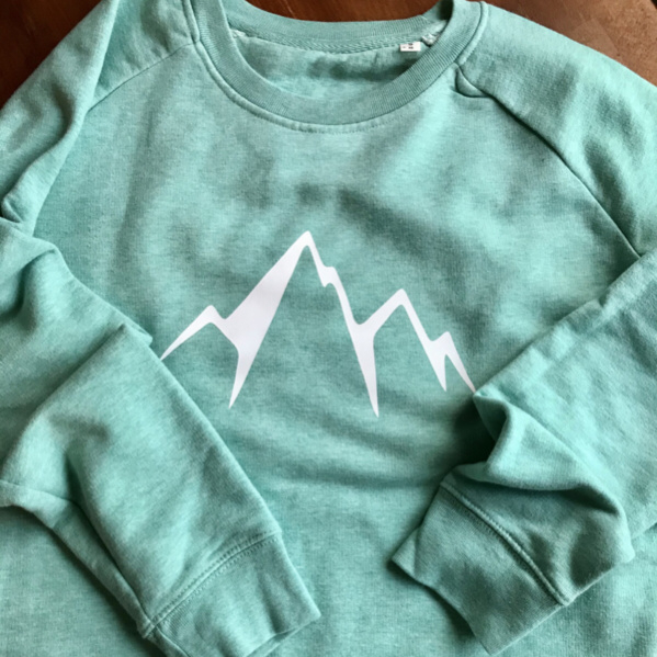 Organic mountain sweater mint green
