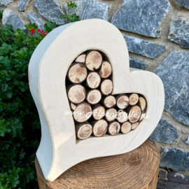 Groot massief hart, "spar"liggend met aanmaak houtjes, 41 x 41 cm. 