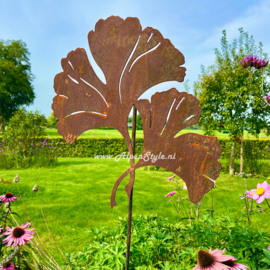 Ginkgo bladeren op tuinsteker, 140 x 44 cm, roest metaal tuindecoratie