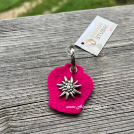 Koebel, roze met edelweiss sleutelhanger, vilt, 4 x 4 cm