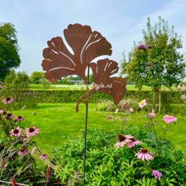 Ginkgo bladeren op tuinsteker, 140 x 44 cm, roest metaal tuindecoratie