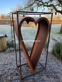 Houtstapelaar hart in vierkant, 120 x 60 x 34 cm, roest metaal tuindecoratie