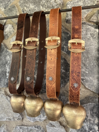Bel met riem voor kleinere koeien en pinken (draagmaat 88 /108 cm)