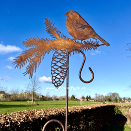 Roodborst op dennentak met 2 haken, 160 x 45 cm, roest metaal tuin decoratie