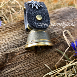 Bel "Glocke" met riem van grijs vilt, 11 x 3 x 3 cm