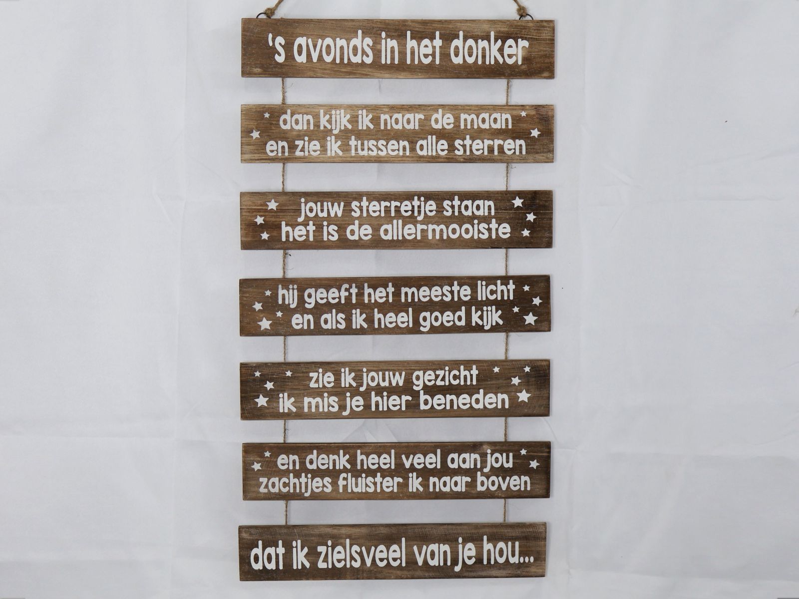 Tekstbord 's avonds in het donker