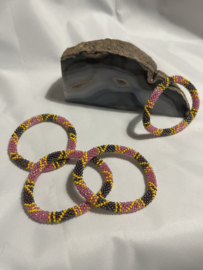 Glaskralen armband - roze, geel en zwart