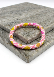 Glaskralen armband - roze en goud