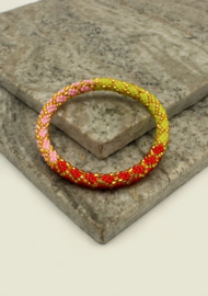 Glaskralen armband - geel, rood en roze