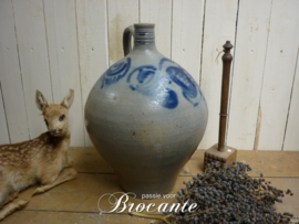 Brocante kruik (oliekruik) in grès aardewerk met blauwe beschildering