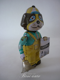 Oude blikken speelgoed (tin toy) hondje belleman met een bordje 'EXTRA'