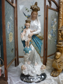 Antiek beeld Maria met kind en Engelen "Notre Dame des Victoires", Frankrijk, ca 1900 (zilverkleurig onderkleed)