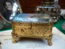 Antiek facet geslepen juwelendoosje uit Frankrijk - souvenir Beaune-la-Rolande