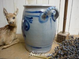 Oude brocante bewaarpot (smoutpot) in grès aardewerk, blauw grijs