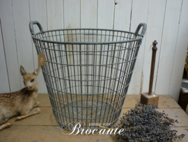 Oude brocante aardappelmand