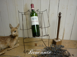 Oud brocante wijnrekje in draadstaal