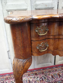 Zeer mooie antieke Queen Anne walnut lowboy