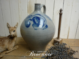 Brocante kruik (oliekruik) in grès aardewerk met blauwe beschildering
