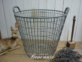 Oude brocante aardappelmand