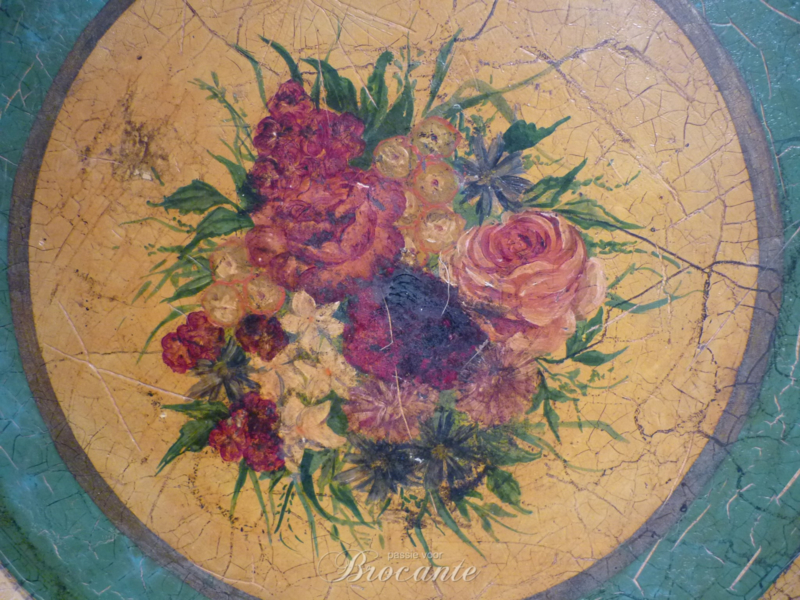 Victoriaanse dienbord met bloemdecor in papier maché