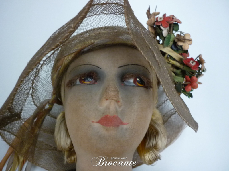 Antiek Franse boudoir pop, sofa doll