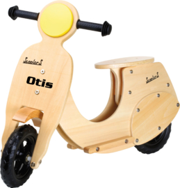 Houten scooter loopfiets met naam