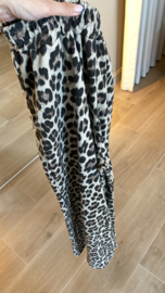 Leopard flared broek