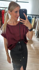 Basic satin top bordeaux