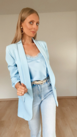 Satin top lichtblauw